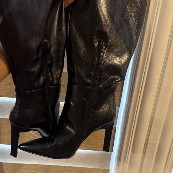 Elegant Black Leather Women's Boots - Picture 4 of 5